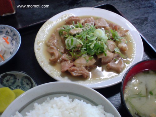 かつ美食堂のホルモン定食 大大